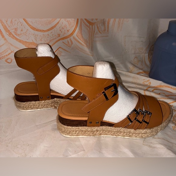 Women's Tan Espadrille Sandals - Picture 5 of 7